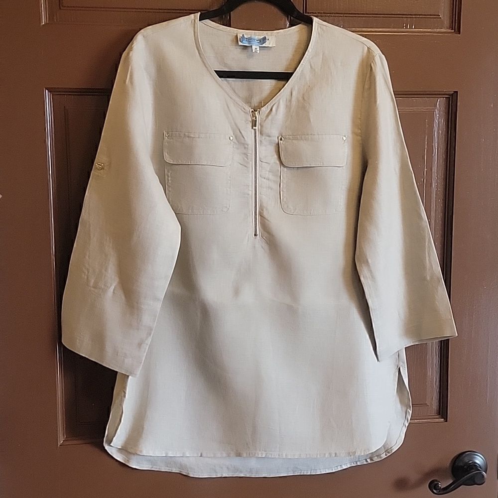 Jones New York-Linen Khaki colored top,Scoop Neck, 3/4 sleeves M